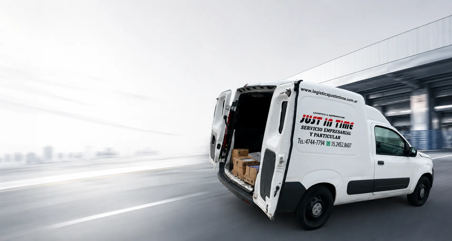 Camioneta de Just In Time en operación