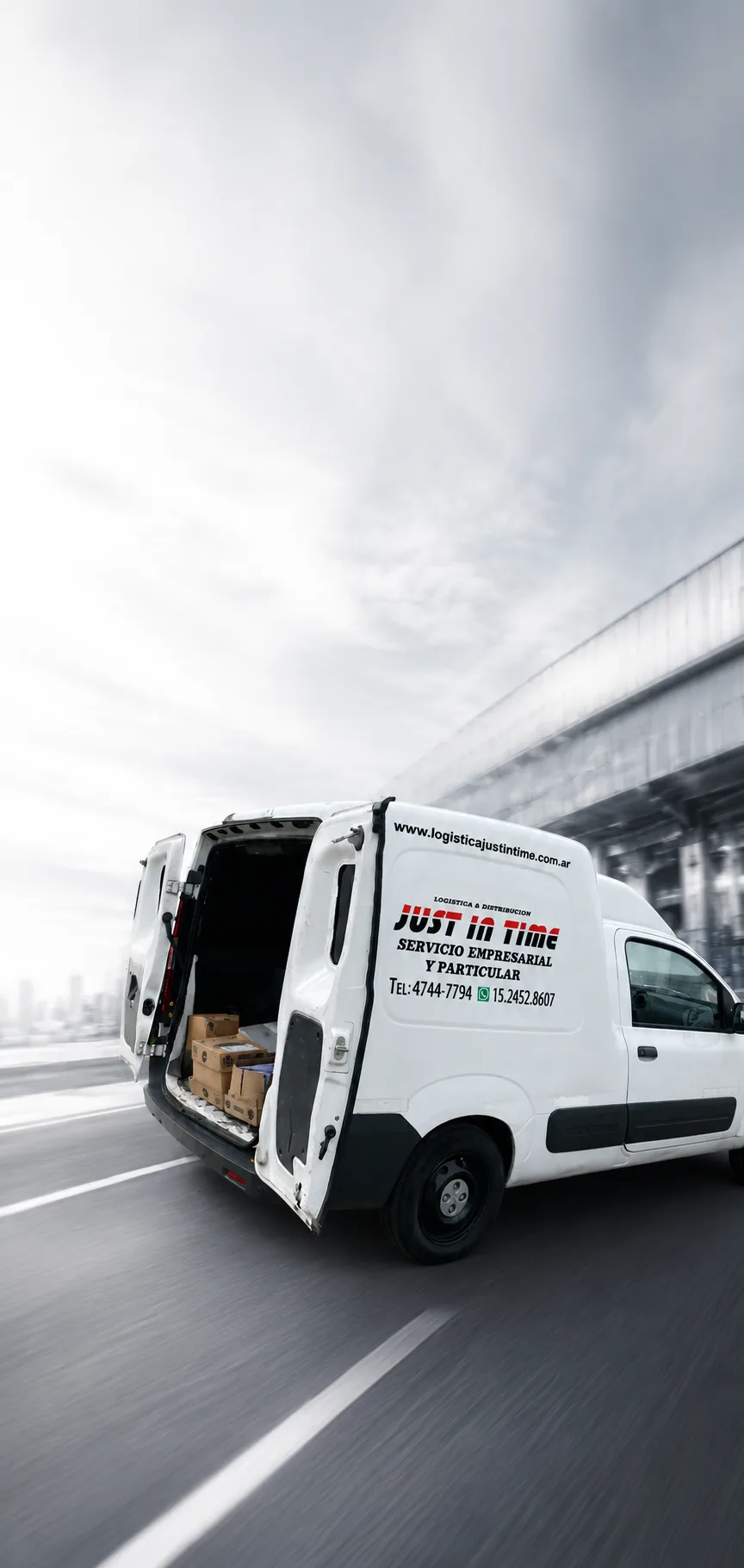 Camioneta de Just In Time en operación